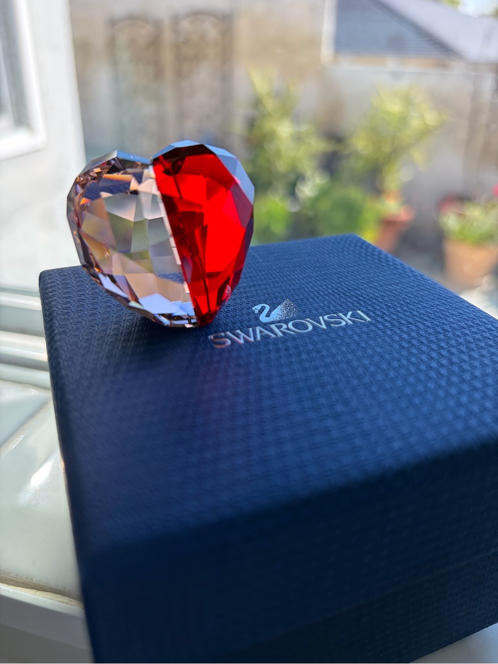 2012 Swarovski Crystal Love Heart Light Siam medium Gift Collectable Box RETIRED
